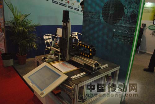在新的產(chǎn)品更新?lián)Q代趨勢(shì)下，研拓如何確保技術(shù)的穩(wěn)定性和客戶的最大利益？