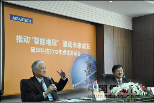 何春盛、蔡奇男先生接受媒體采訪