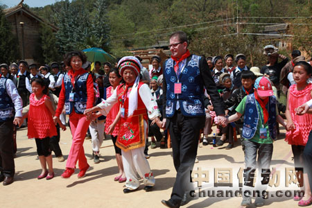 西門子工業(yè)業(yè)務(wù)領(lǐng)域與其渠道伙伴訪問云南省鶴慶縣，調(diào)研西門子在當(dāng)?shù)卦O(shè)立的愛心助學(xué)項目